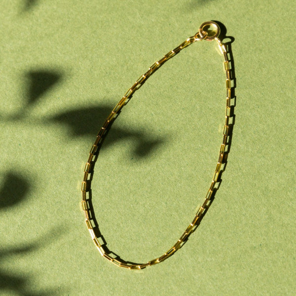 Elegant Box Chain Bracelet with Interconnected Square Links