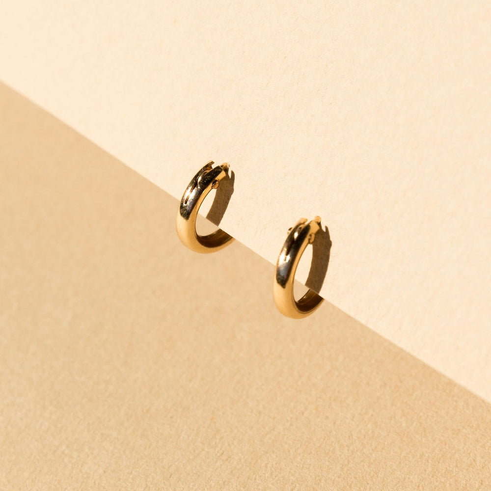 Small Featherweight Earrings - Gold