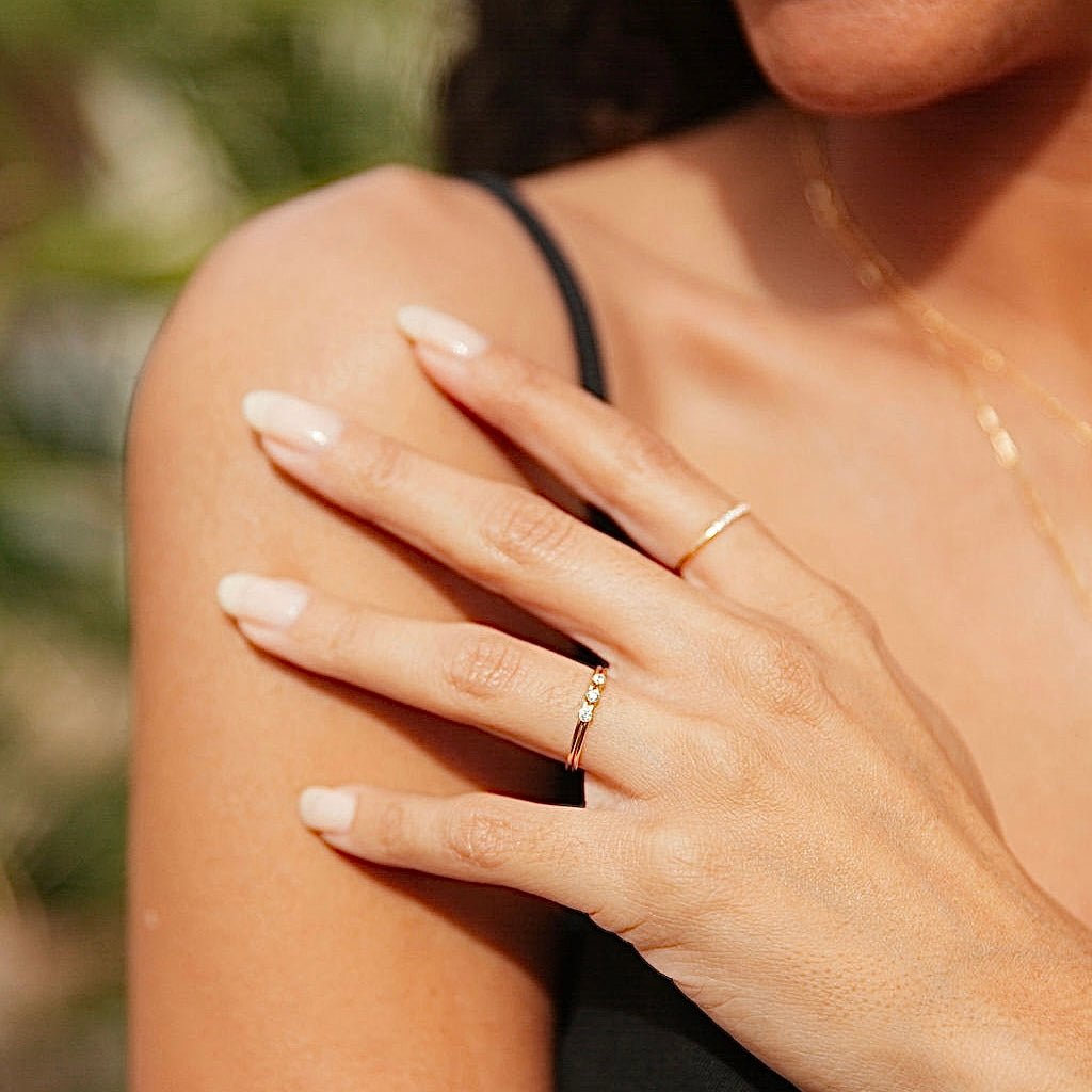 4kt Gold Filled Ring Featuring Three Shimmering Crystals