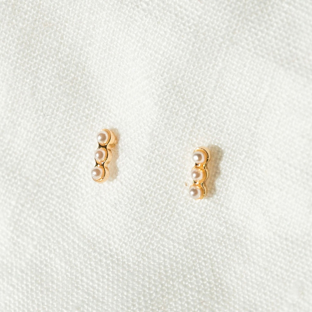 Pearl Bar Studs