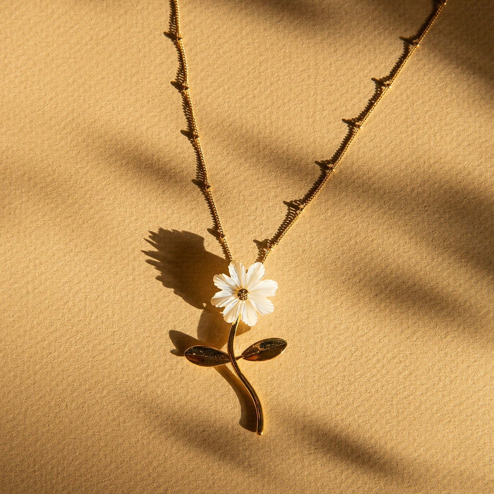 Mother of Pearl Flower Necklace